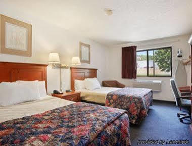 Days By Wyndham Motel Greenfield